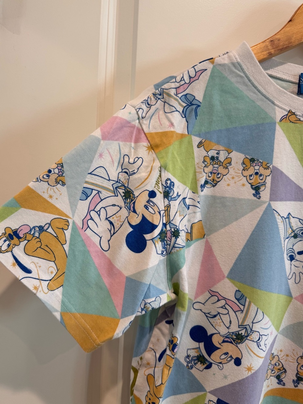 Limited Release Disney Tokyo Resort Mickey & Minnie & Friends Pastel Geometric T - Picture 4 of 6